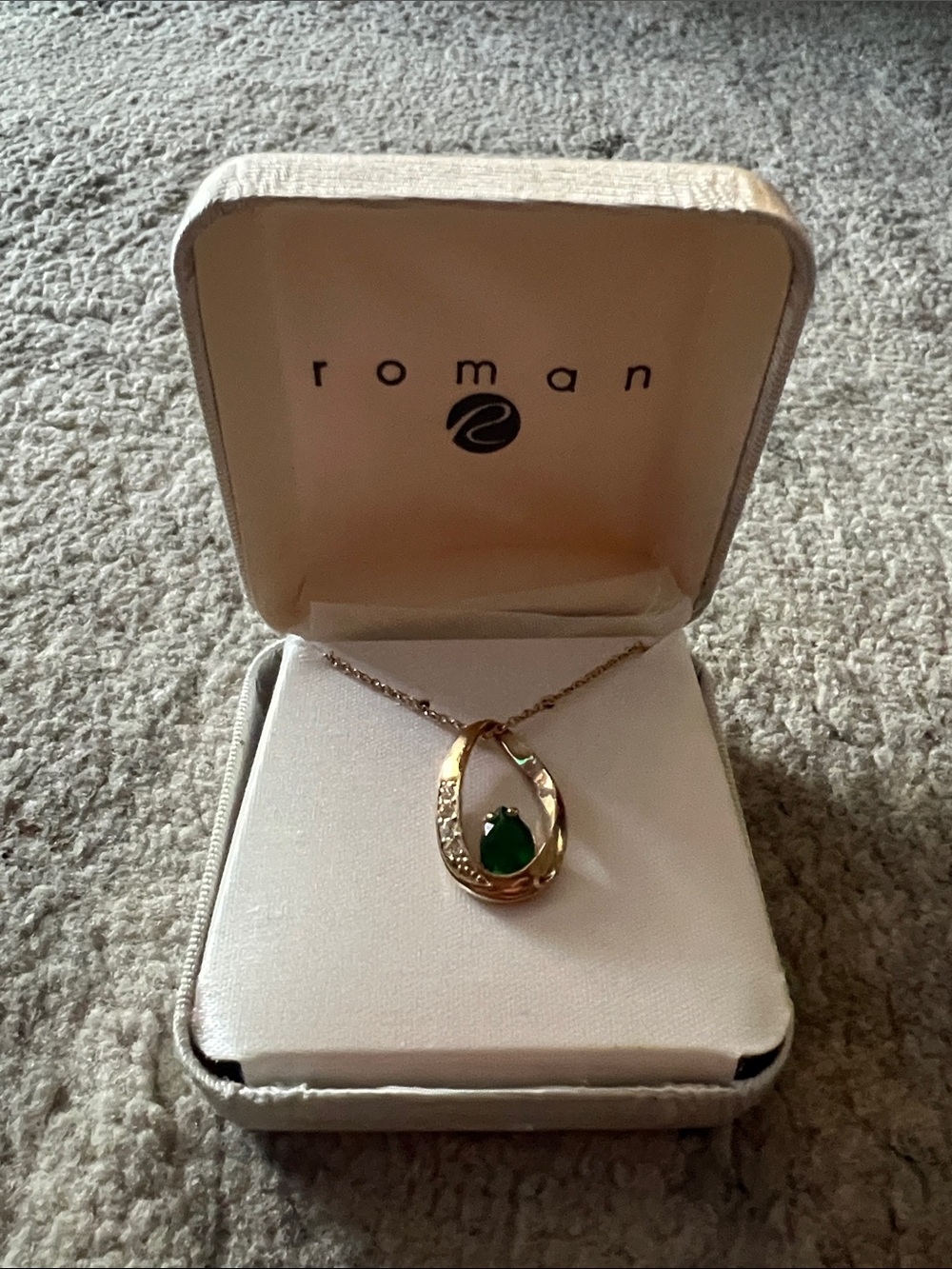 Vintage Roman Gold-Tone Pendant Necklace with Green Teardrop Stone